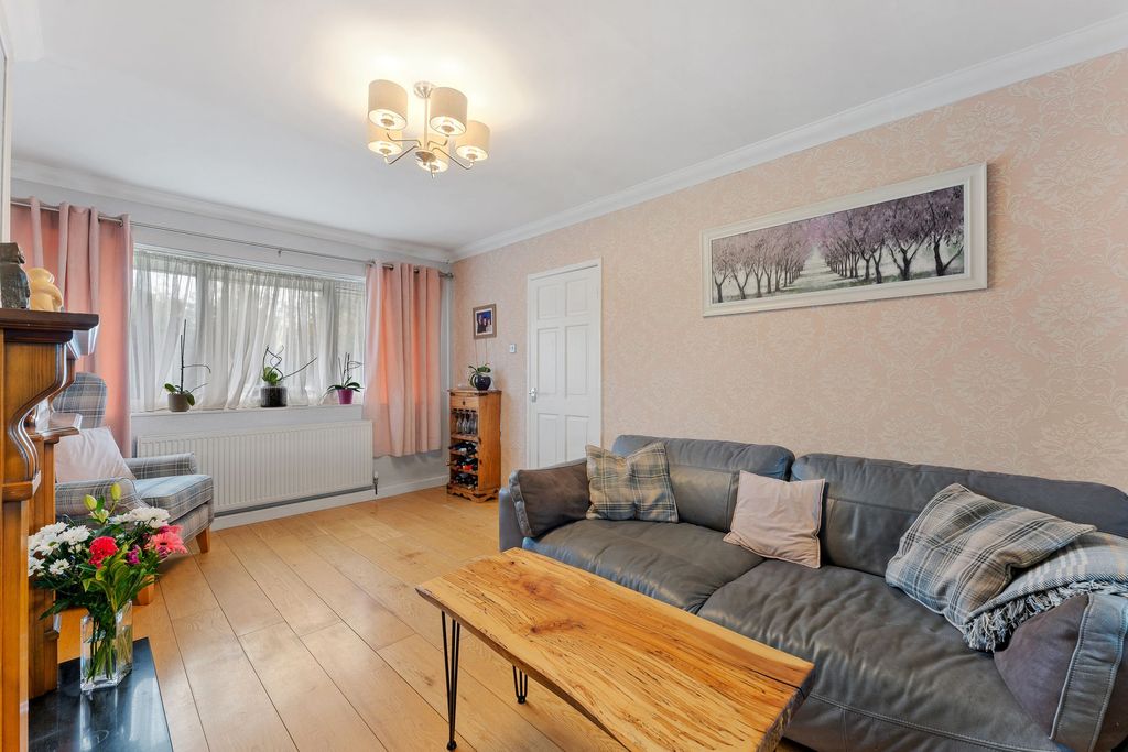 Property photo 2 of 37