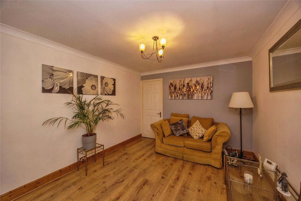 Property photo 3 of 17 Picture No. 23