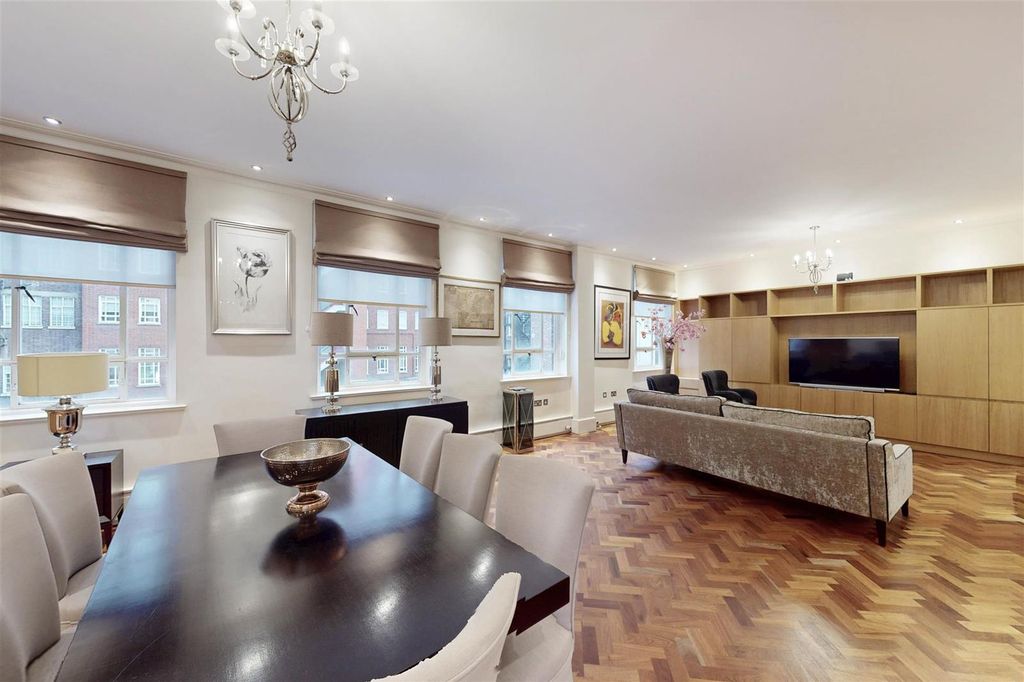 Property photo 3 of 16 Reception