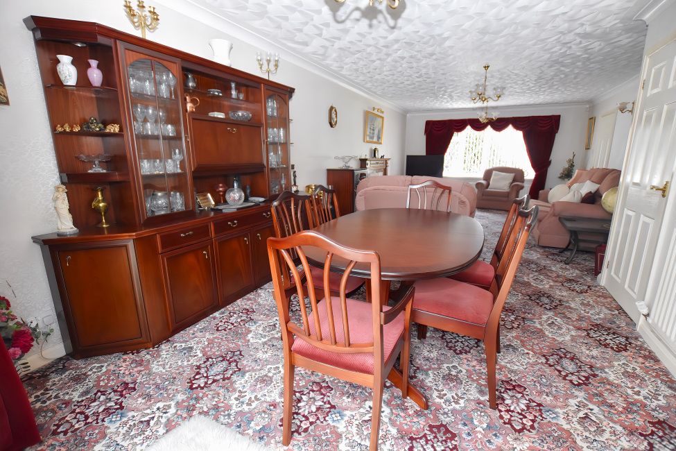 Property photo 2 of 27 Lounge Diner 3