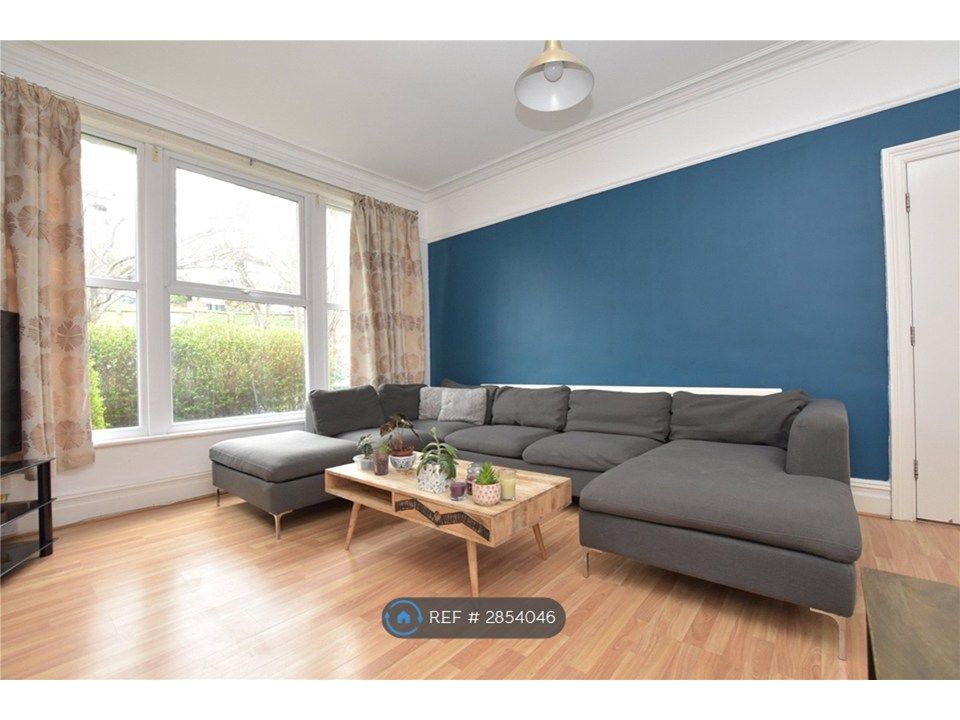 Property photo 3 of 9 Living