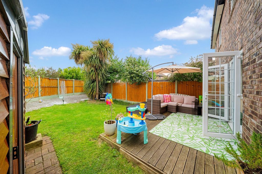 Property photo 2 of 17