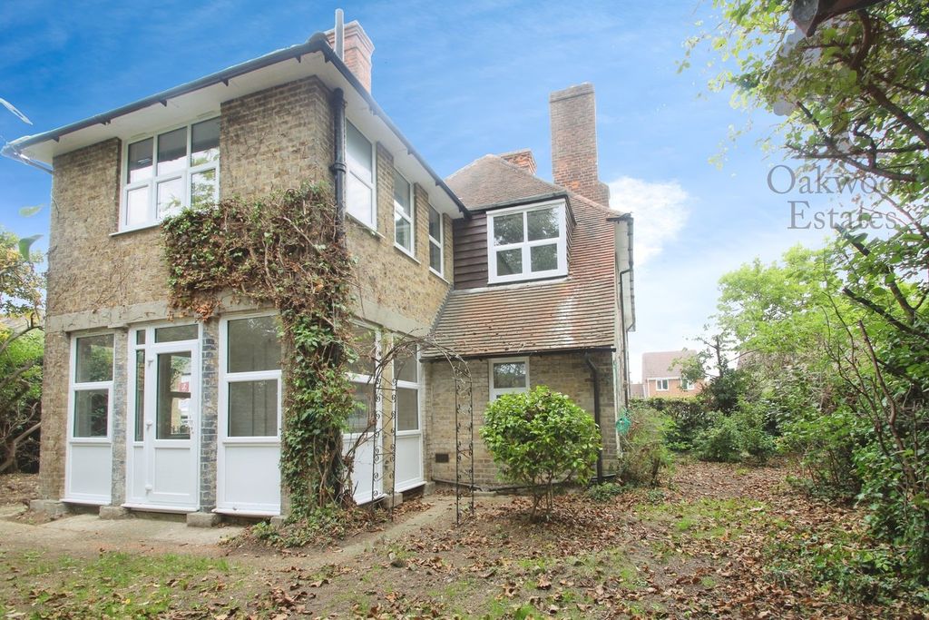 Property photo 1 of 24