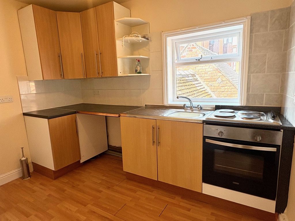 Property photo 3 of 5 Kitchen