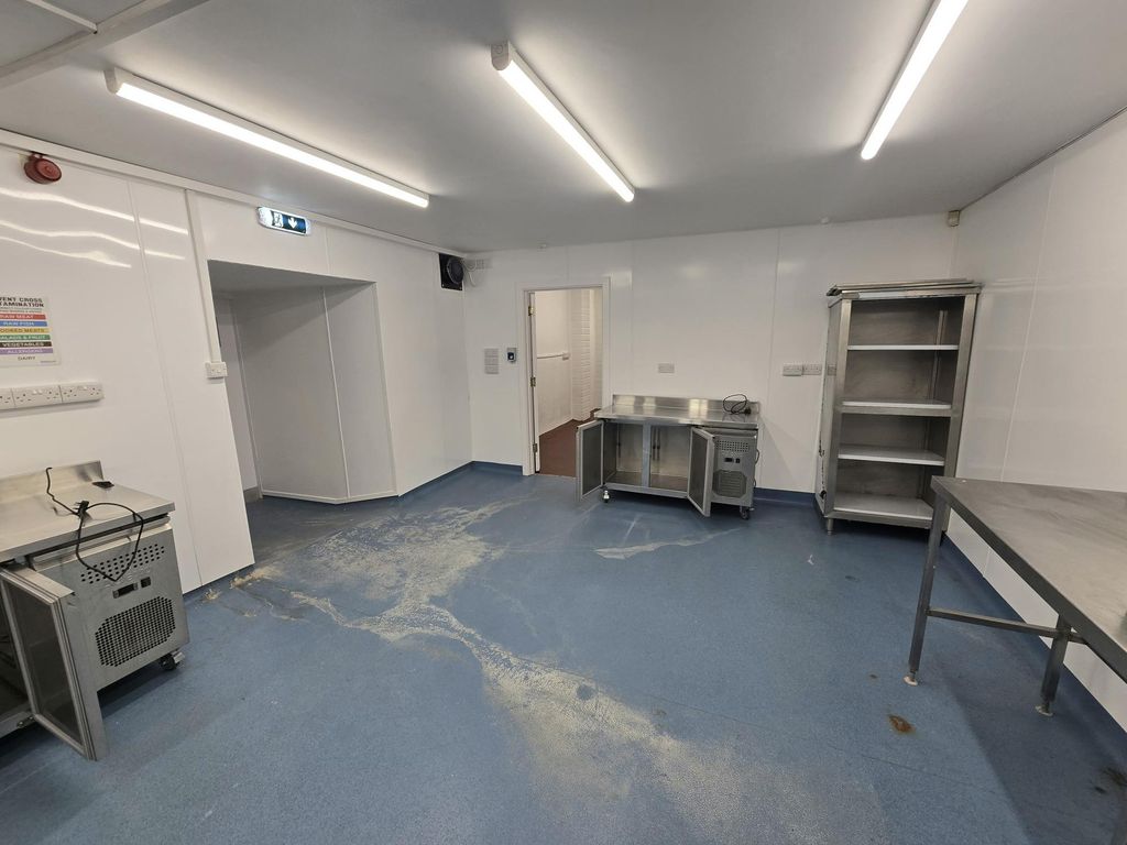 Property photo 3 of 12 20251111_085546_Resized.Jpg