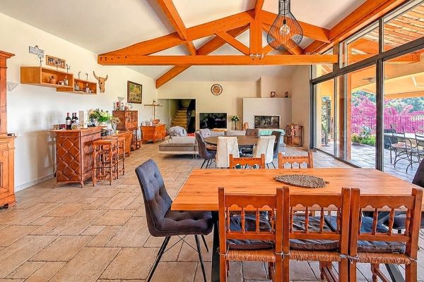 Property photo 1 of 3