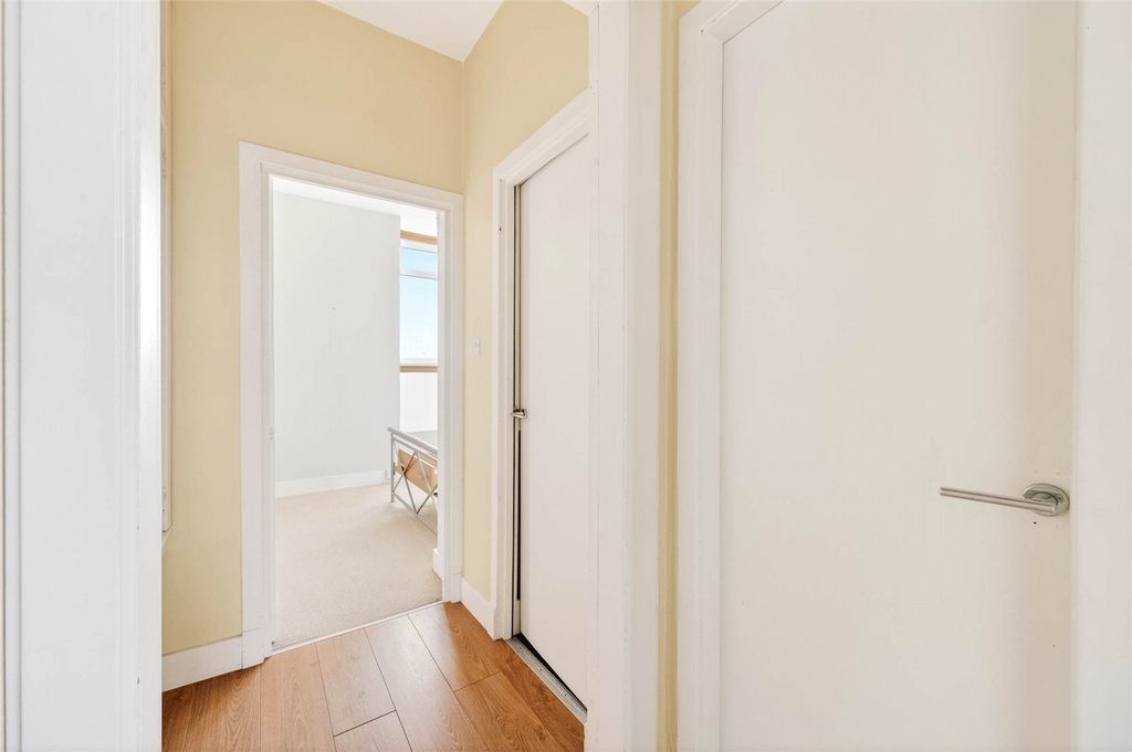 Property photo 2 of 14 24 View Terrace 2