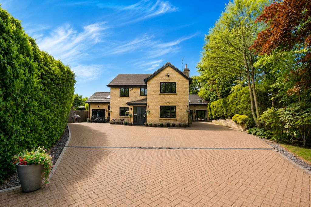 Property photo 1 of 34