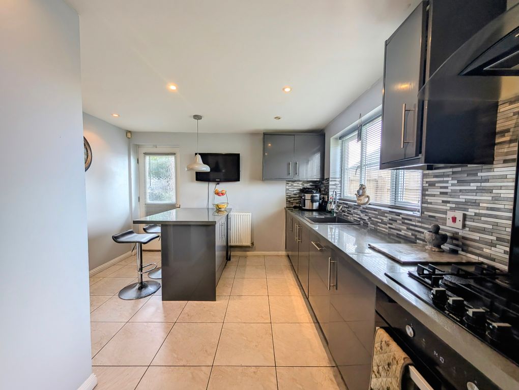 Property photo 3 of 14 Dining Room