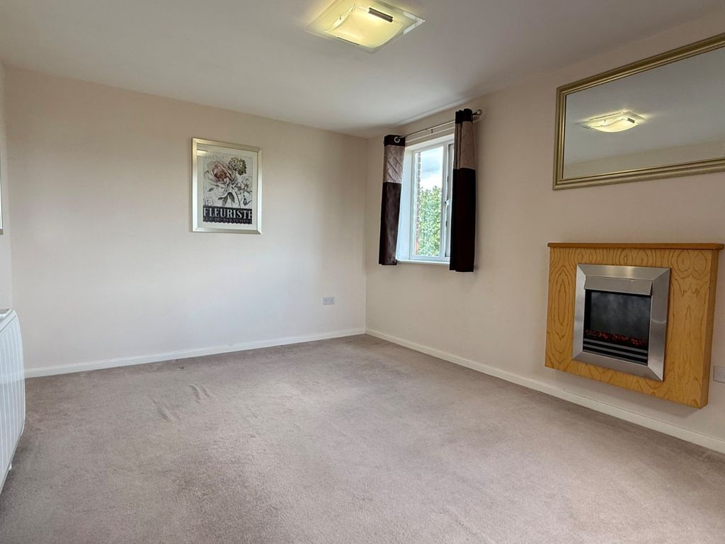 Property photo 3 of 12 Living Room