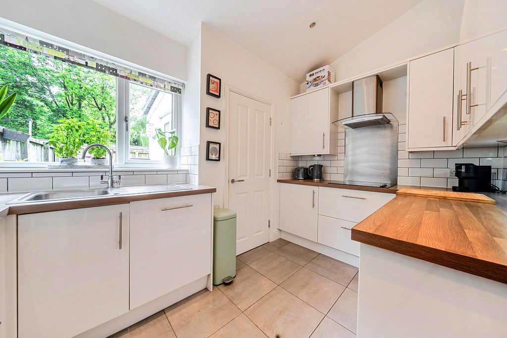 Property photo 3 of 33