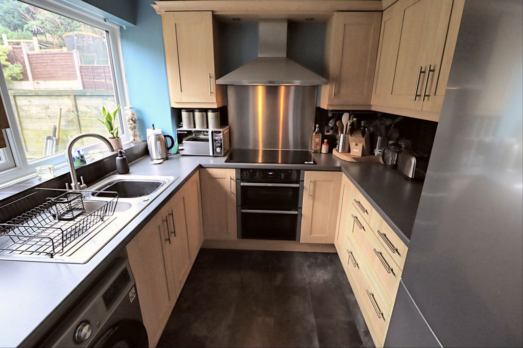 Property photo 3 of 15