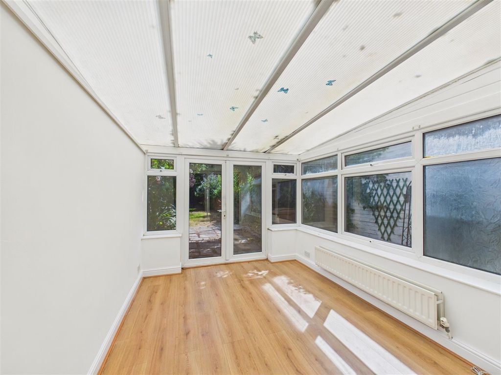 Property photo 3 of 7 Conservatory