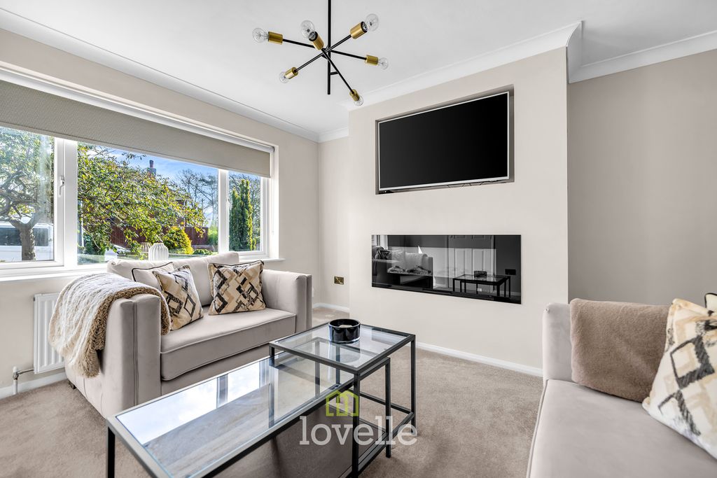 Property photo 2 of 32