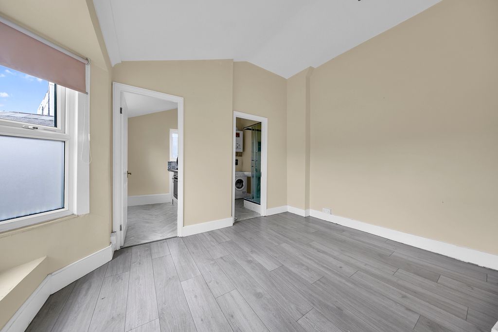 Property photo 2 of 13 _W6B0220