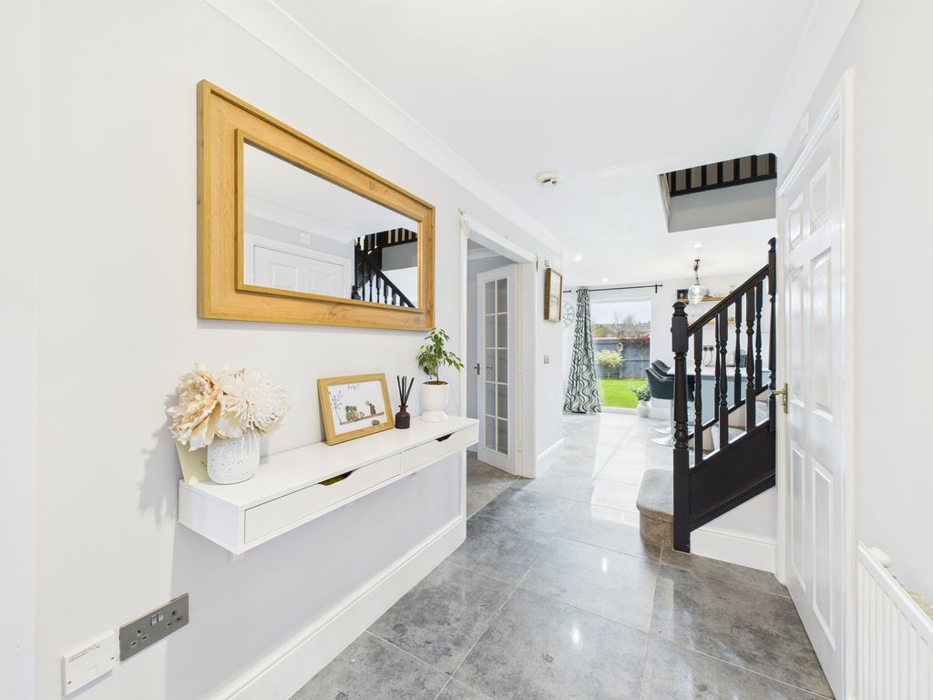 Property photo 2 of 37