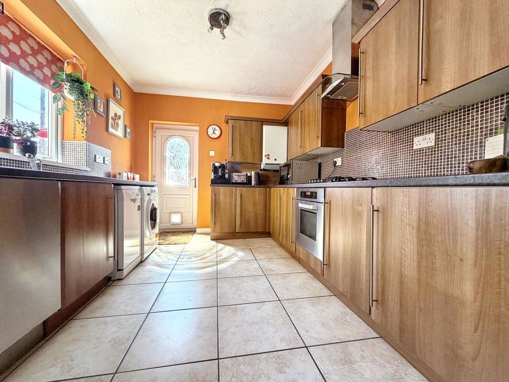 Property photo 2 of 24