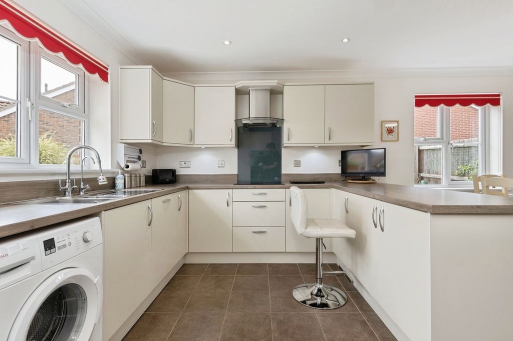 Property photo 3 of 17 Pbox-Img.Jpg