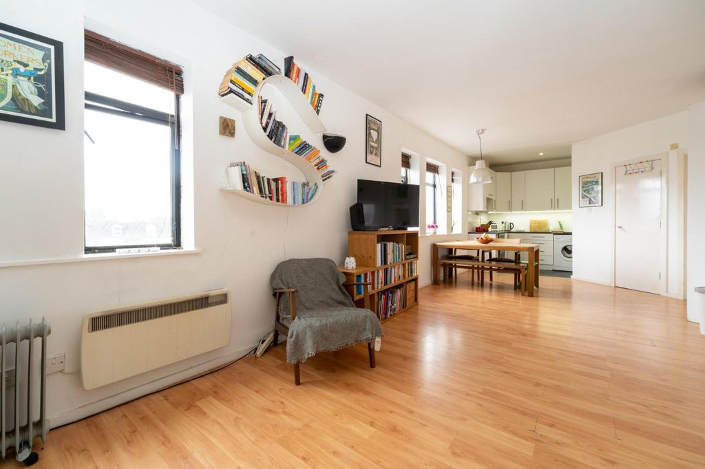 Property photo 2 of 20 Gallery