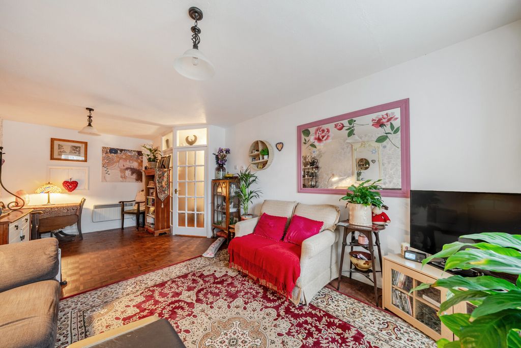 Property photo 2 of 11 Sitting Room