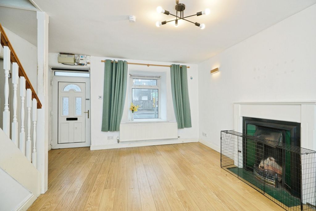 Property photo 3 of 20 Pbox-Img.Jpg