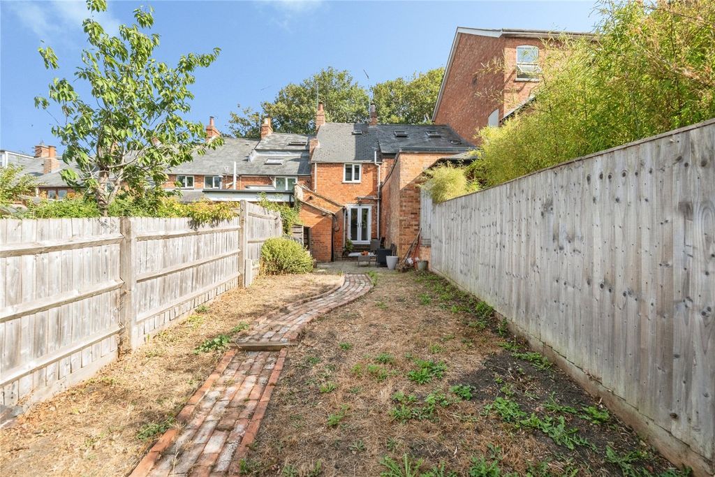 Property photo 2 of 15 Picture No. 10