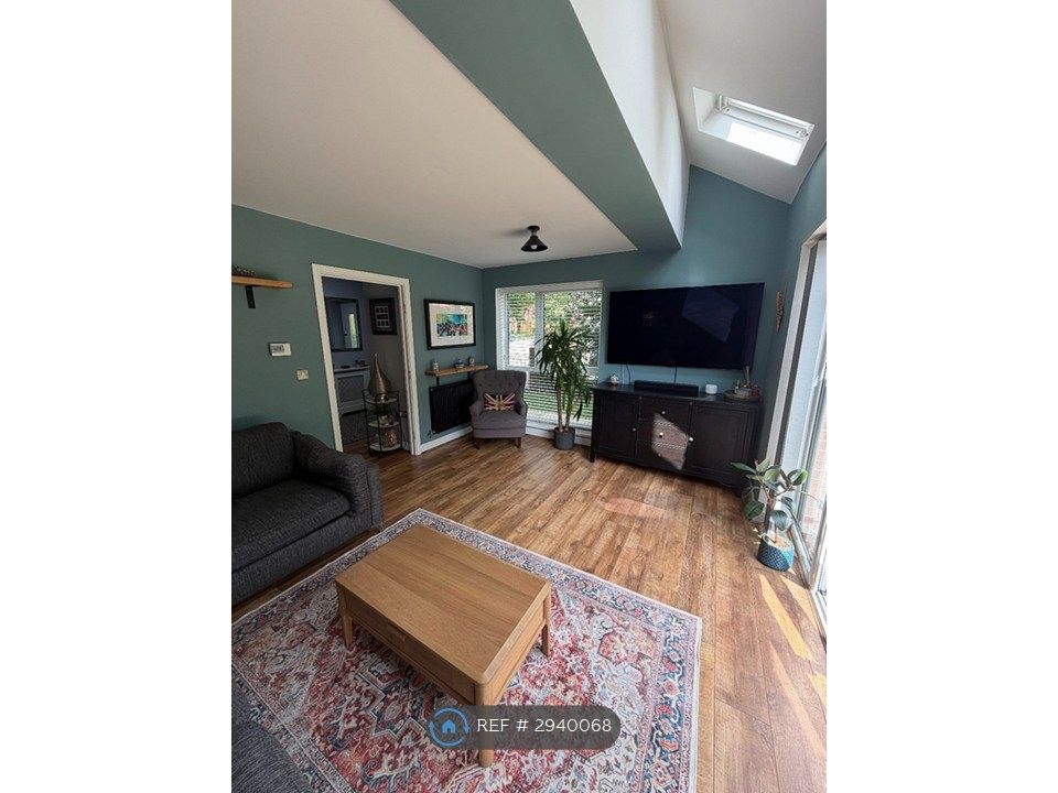 Property photo 1 of 16 Living Room