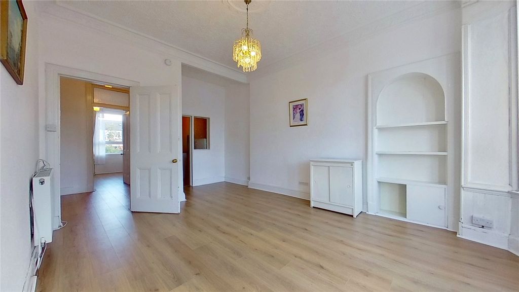 Property photo 3 of 11 Photo 3