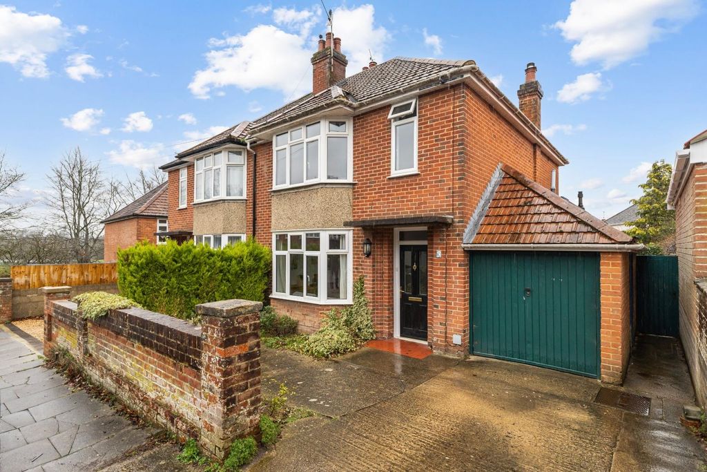 Property photo 1 of 22 103037_3 St Clair Road(2).Jpg