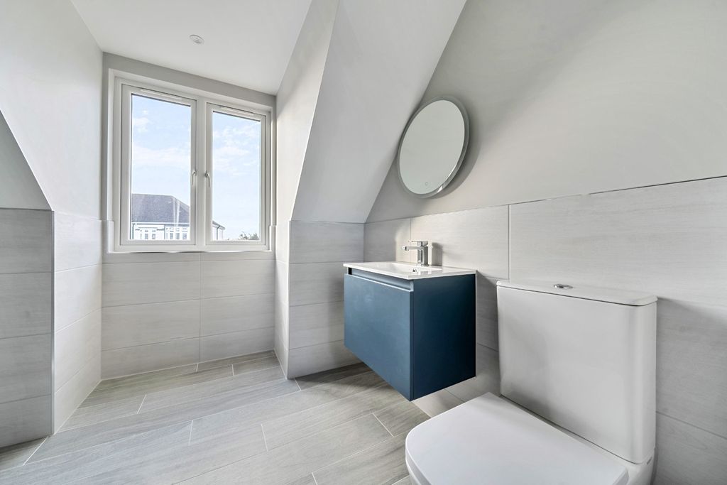 Property photo 3 of 22 4762052