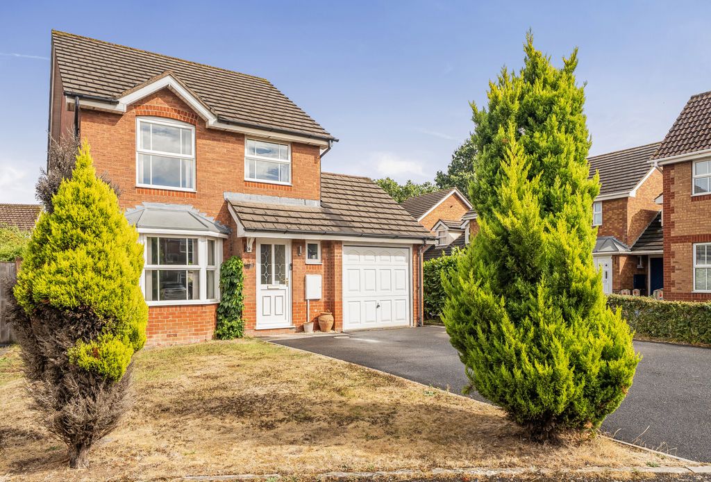 Property photo 1 of 18 Pear Tree Hey