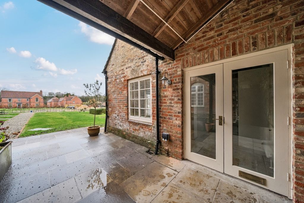 Property photo 2 of 12