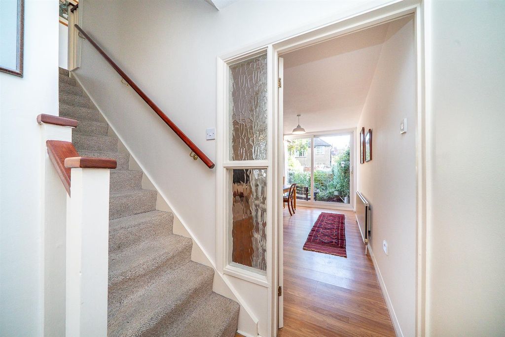 Property photo 2 of 26 Entrance Hall