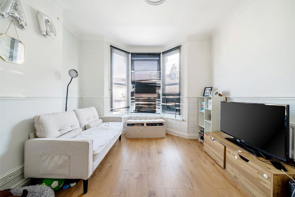 Property photo 3 of 14 Reception