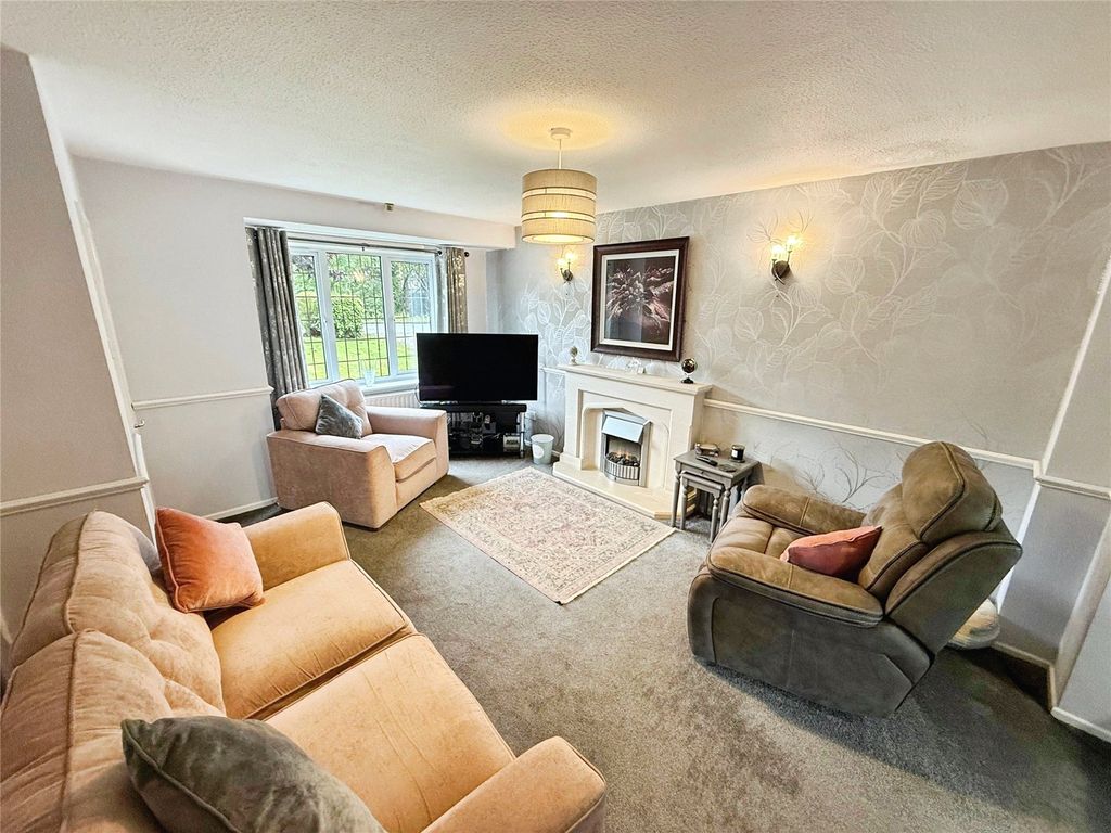 Property photo 2 of 11 Living Room