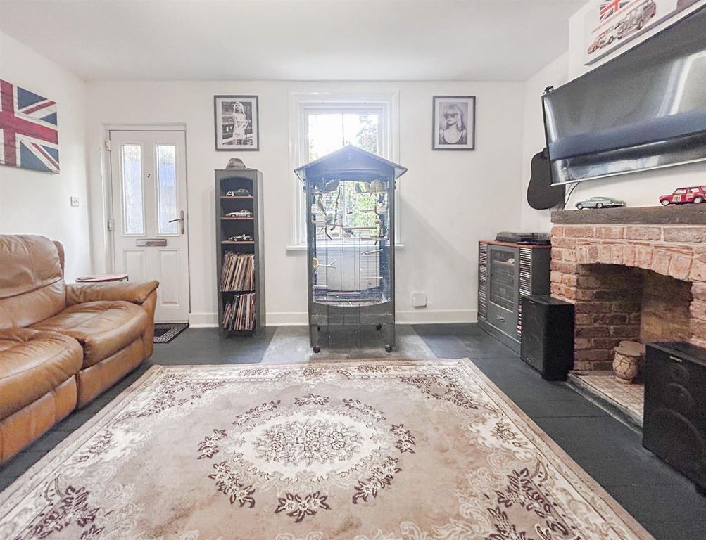 Property photo 3 of 14 5-99Da0c2F-9320-4A75-8B5c-93081E429B14.Jpg