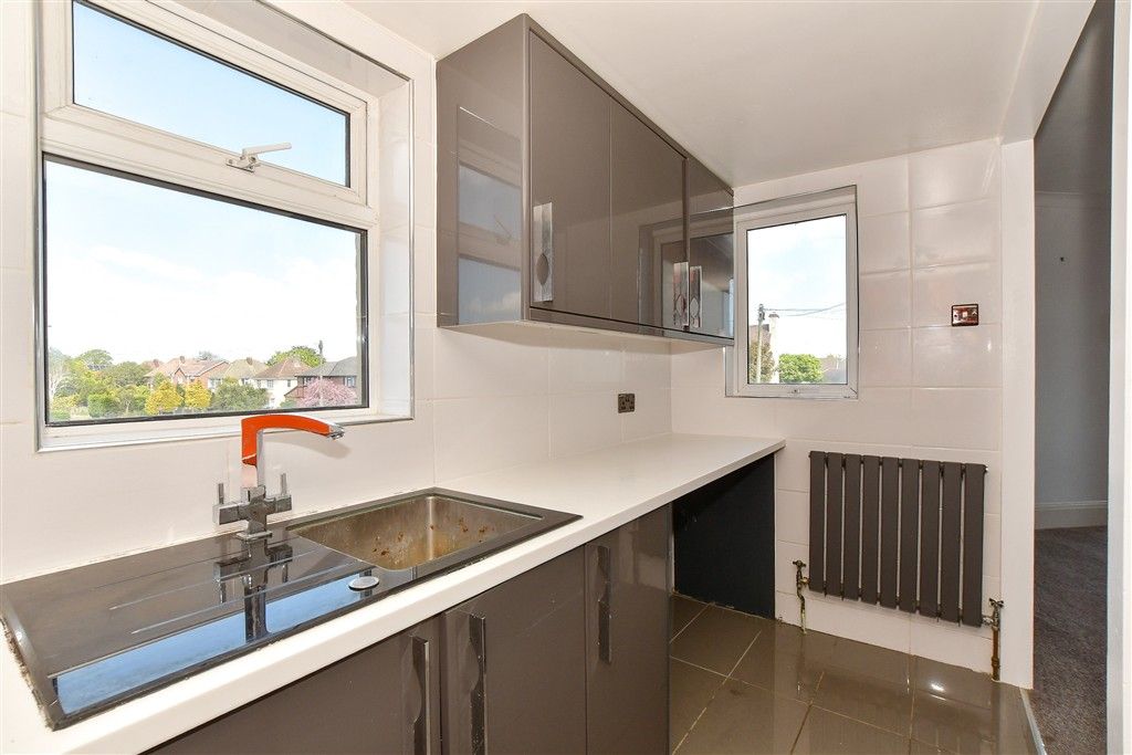 Property photo 3 of 12 Kitchen
