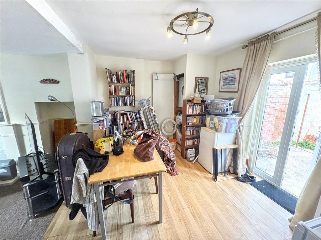 Property photo 2 of 5