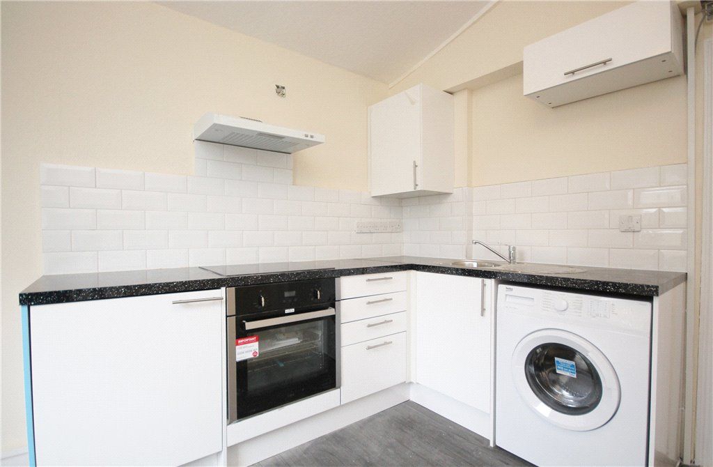 Property photo 2 of 8 Kitchen