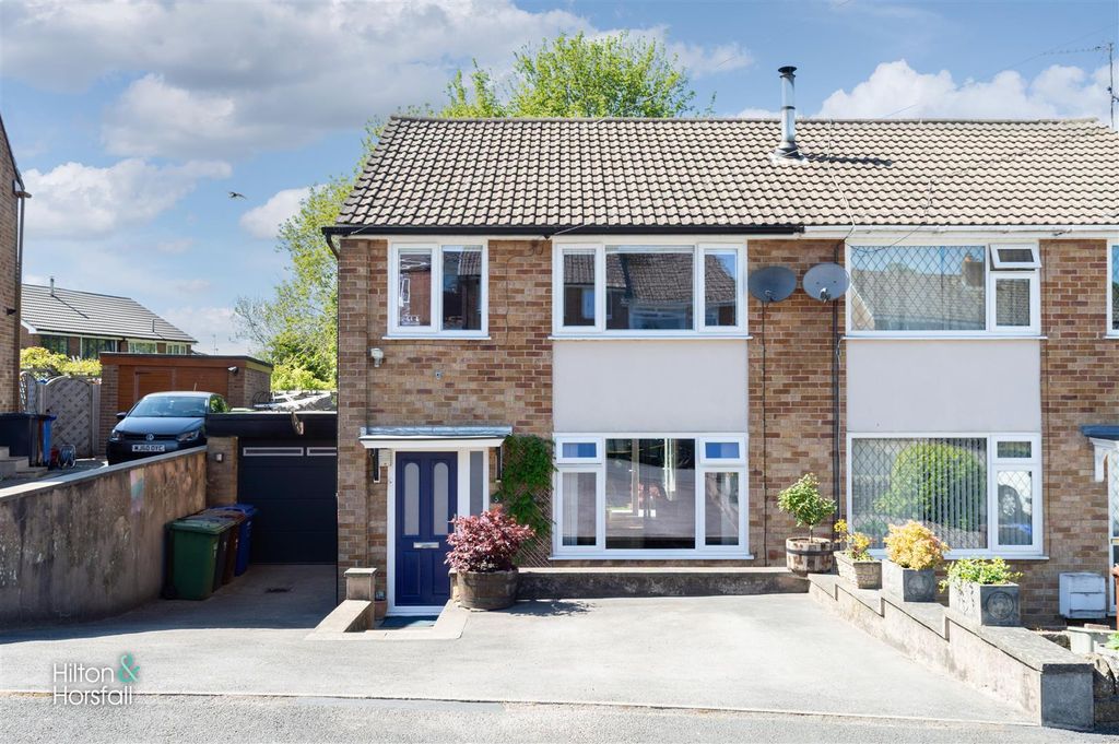 Property photo 1 of 16 Brownroyd