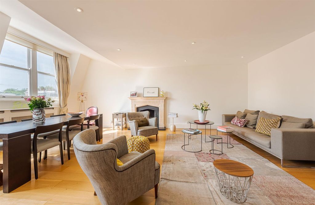 Property photo 3 of 18 Wetherby Gardens 9D-4-2. Low Res.Jpg