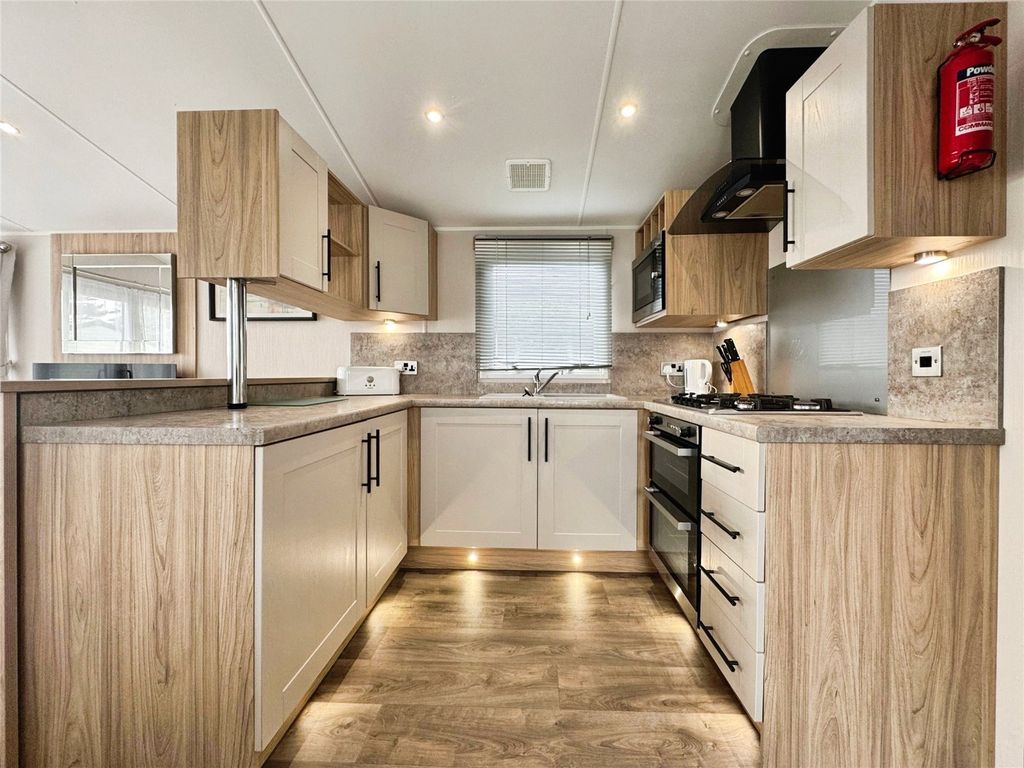 Property photo 3 of 24 Open Plan