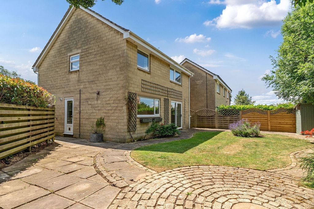 Property photo 1 of 29