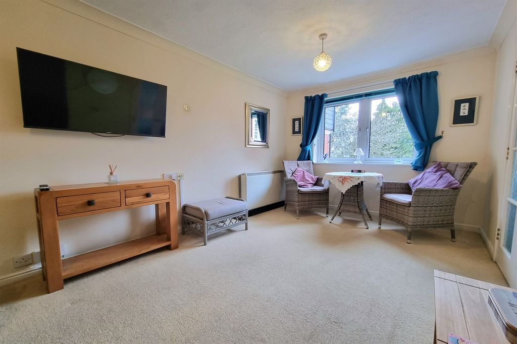 Property photo 3 of 13