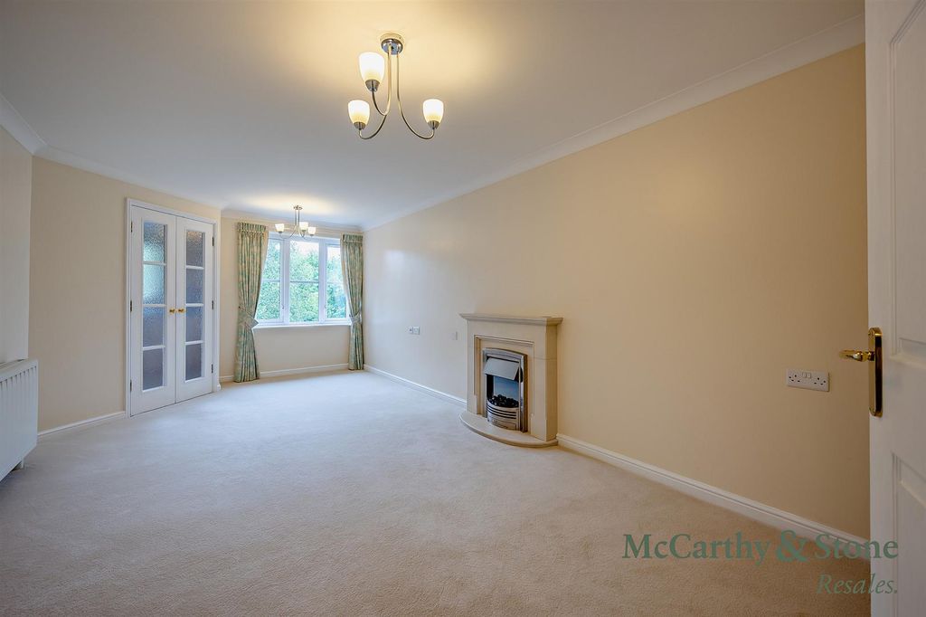 Property photo 3 of 39 8700416-Interior10-800.Jpg