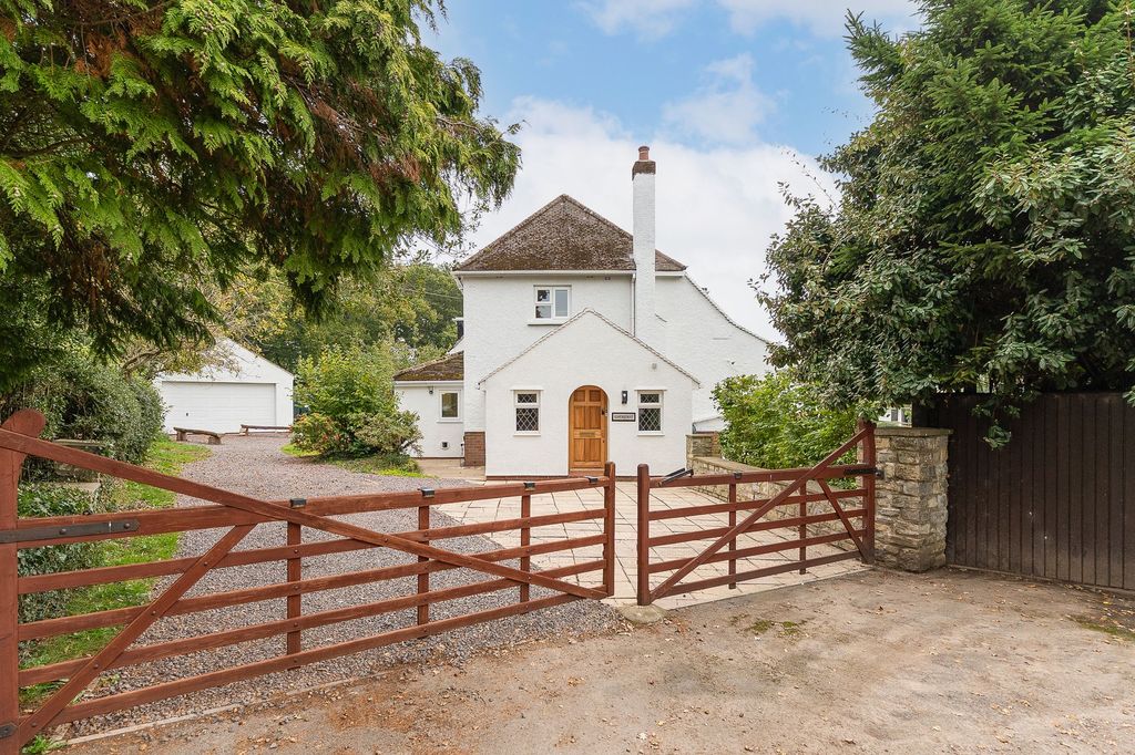 Property photo 1 of 33