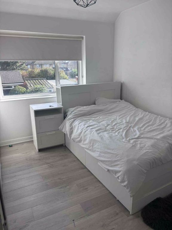 Property photo 3 of 12 Photo 6