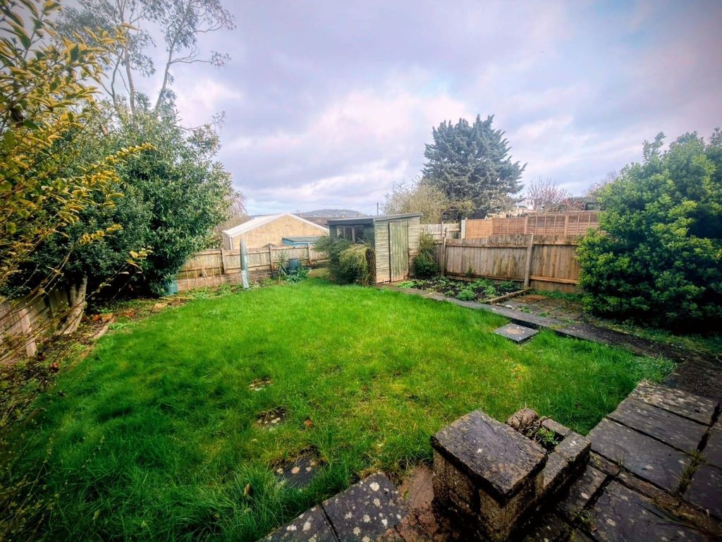 Property photo 2 of 10 Garden