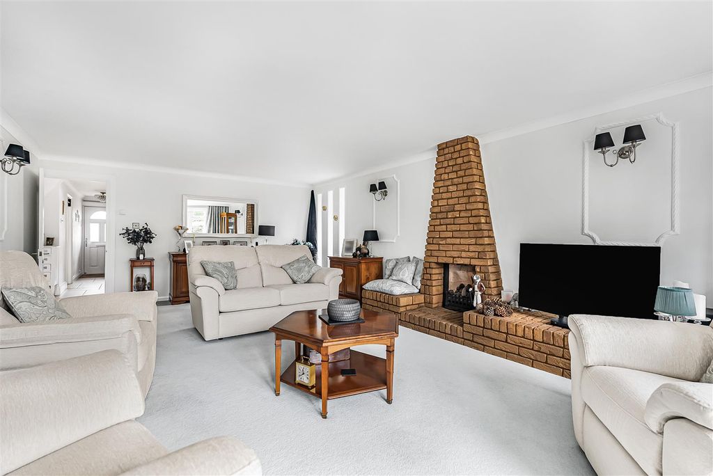 Property photo 3 of 17 8_89747.Jpg