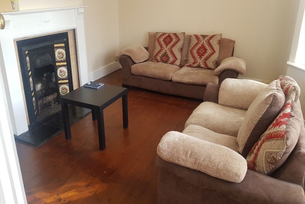 Property photo 2 of 9 Lounge
